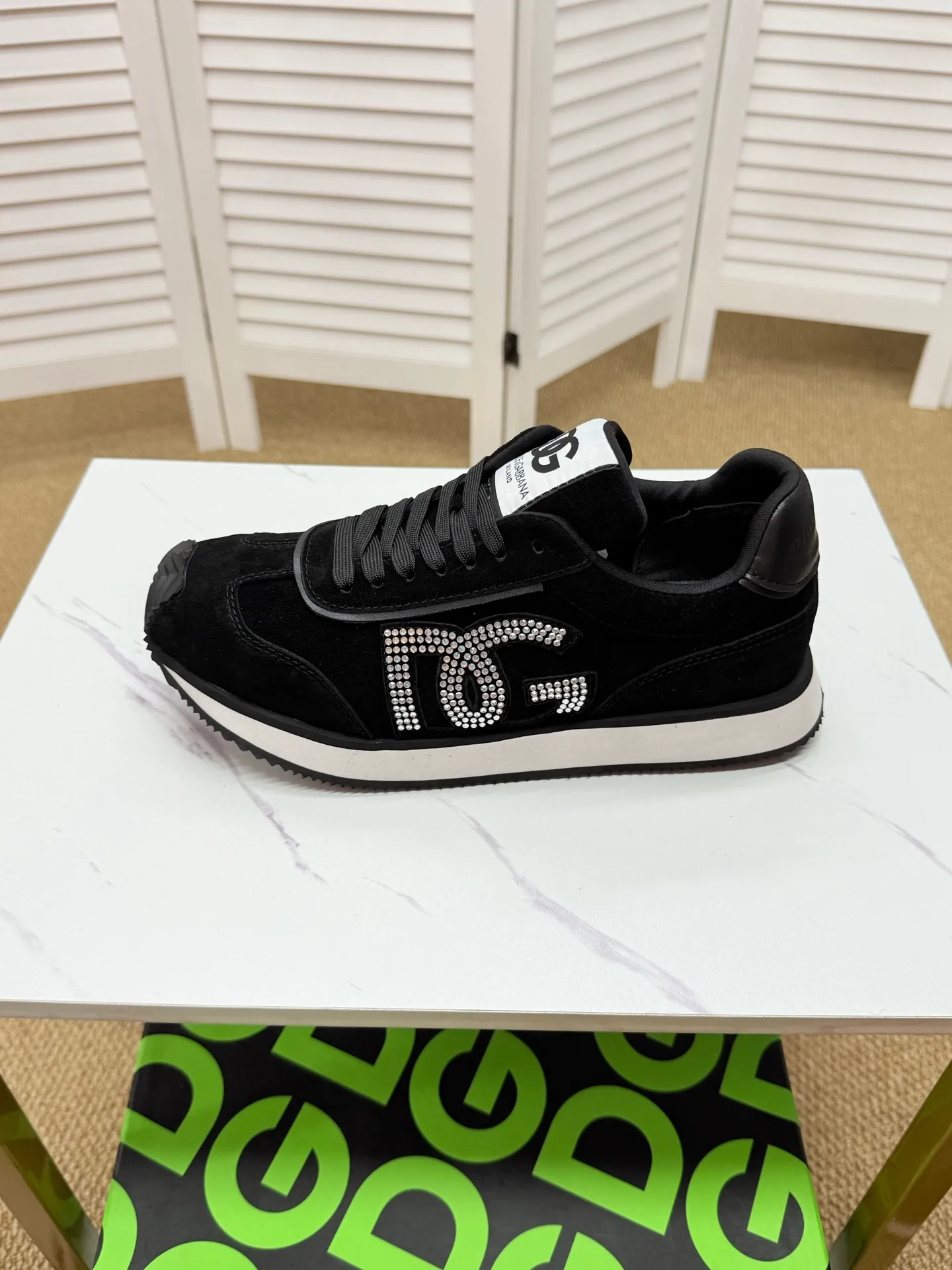 Men's clothing and shoes 250. The latest sports and casual shoes for couples (DG) are fashionable and versatile, and can add luster to various looks. Create an exquisite design with unique dynamic vitality and modern atmosphere, showing modern elegance. Size: 36-46 (45 and 46 are custom-made and cannot be returned or exchanged) Se